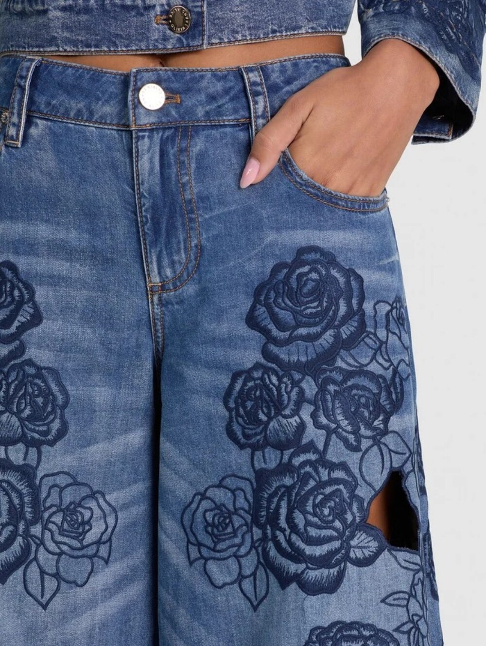 Alice + Olivia SIDNEY LASER-CUT JEAN - Picture 4 of 16